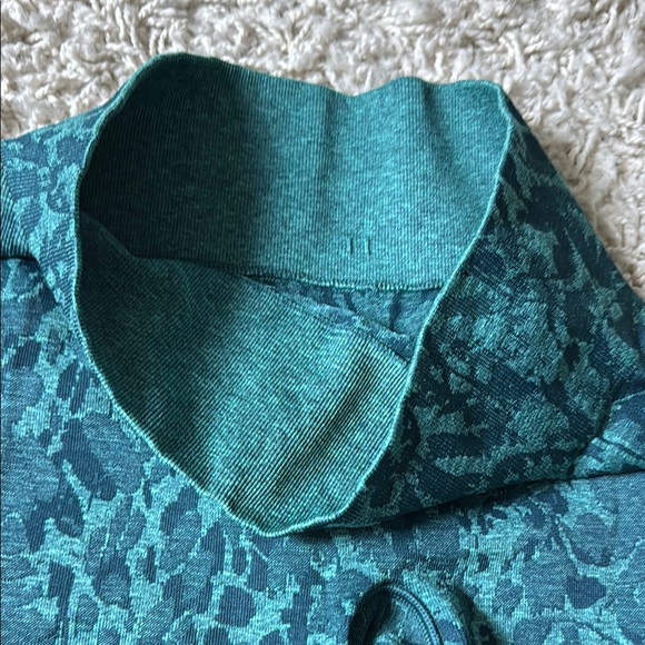 Gymshark Teal Patterned Leggings - Picture 2 of 5